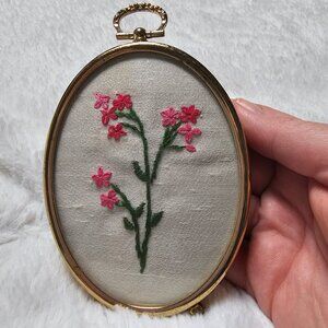 Vintage Oval Flower Embroidery Framed Gold Tone Hanging Wallart Decor Domed